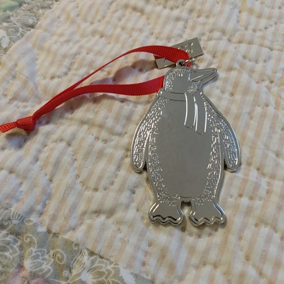 Reeds Jewelers 2021 Limited Edition Christmas Holiday Ornament - Picture 2 of 4